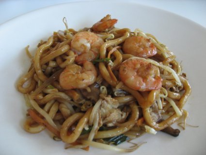 stir fry noodles with shrimps