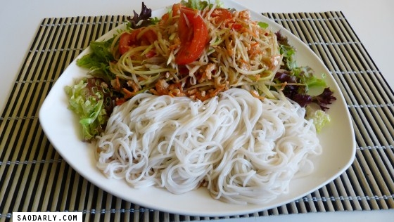 Lao Food - Green Papaya Salad